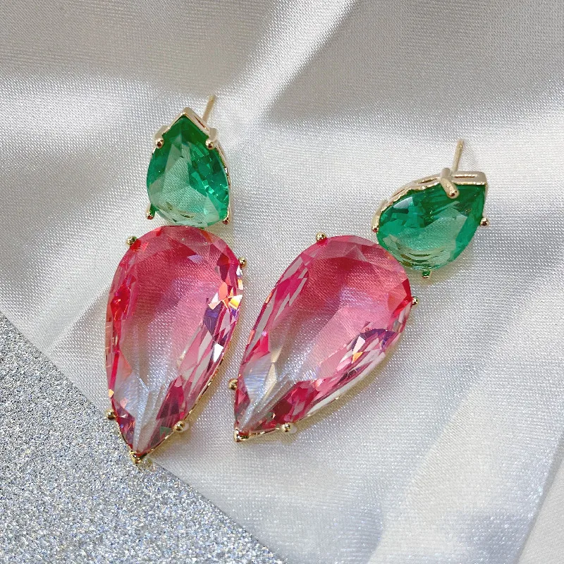 

Romantic Pink Waterdrop Big CZ Stone Dangle Earring Asymmetric Cute Radish Design Fashion Party High Quality CZ Earrings