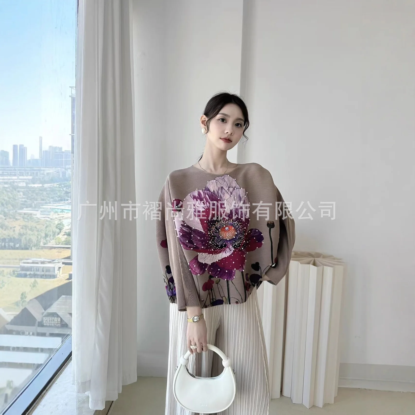 Miyake Pieghettato 2025 Autunno e Inverno Nuova Stampa Girocollo Allentato Cento Top Con Perline Pieghettato Sottile T-shirt a maniche lunghe Pieghe