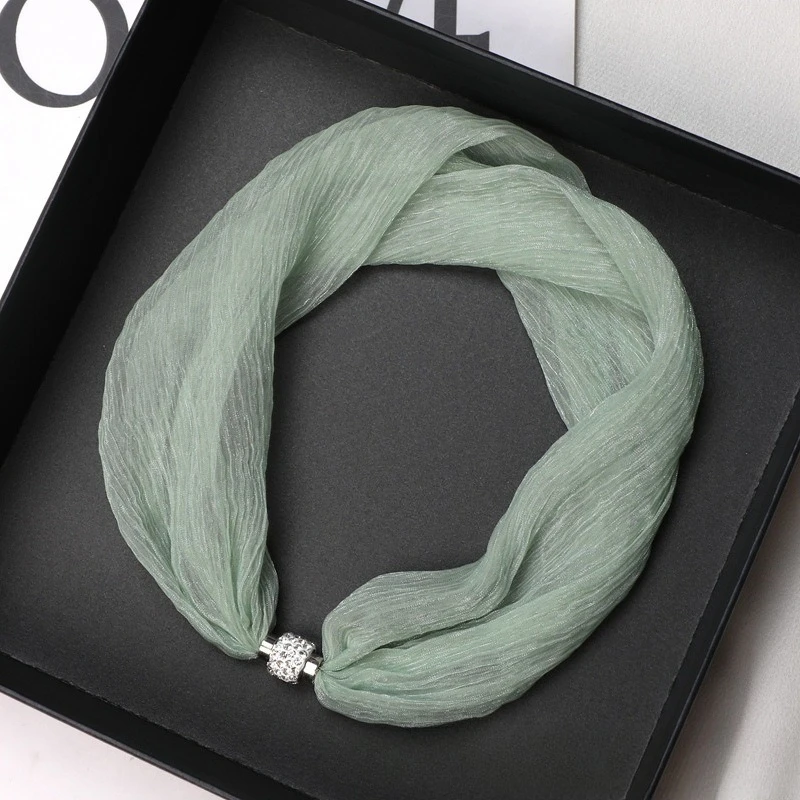 

Classic Solid-Color Magnetic Scarf Fashionable Decorative Scarf Neck-Protecting Elegant Versatile Neckwarmer for Women