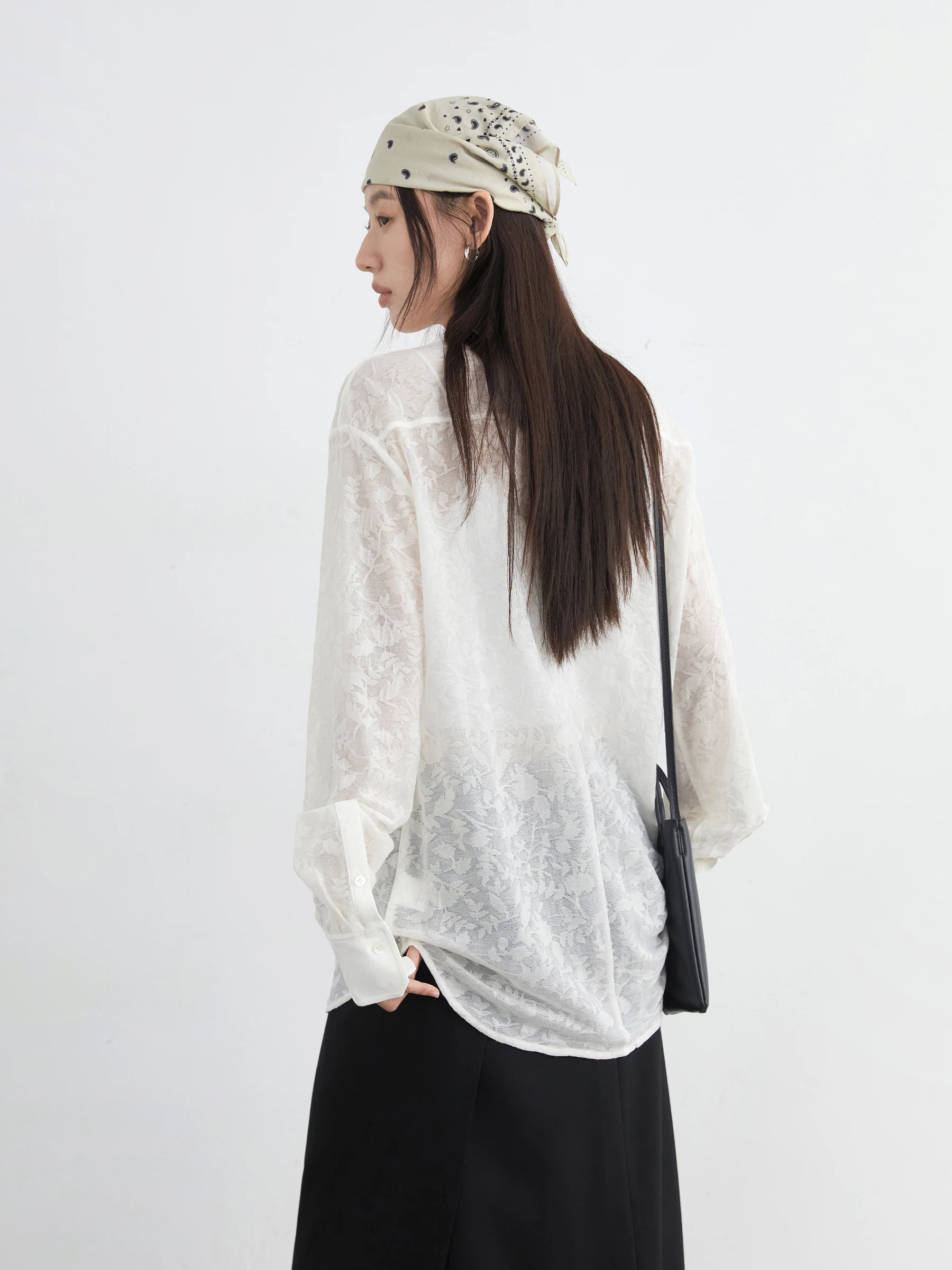 شيك فين قميص نسائي فضفاض غير رسمي على الوجهين دانتيل جاكار تصميم بلوزات بأكمام طويلة للمرأة ربيع الخريف 2025 الملابس