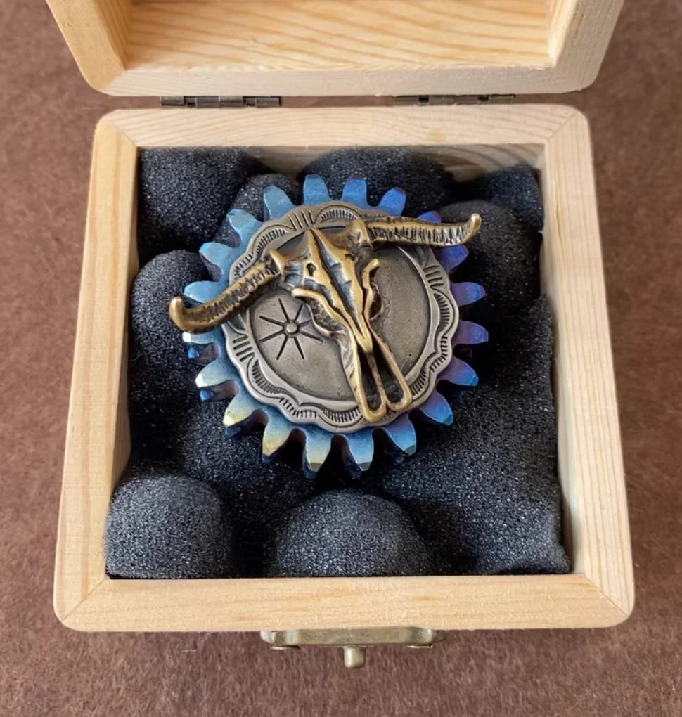 ของเล่นบีบคลายเครียดแบบหมุน EDC Gear ไทเทเนียมเรนโบว์