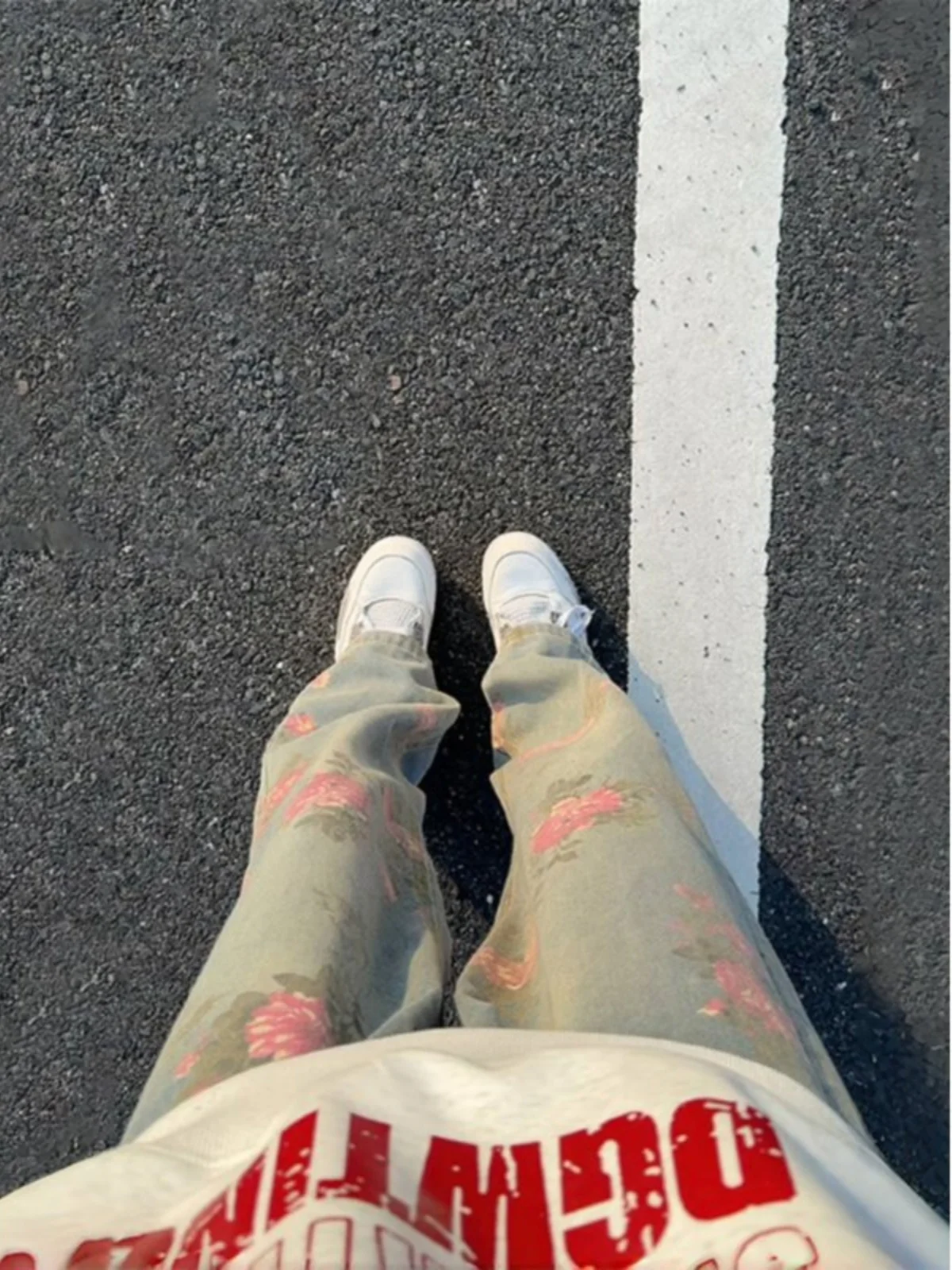 

Мужские джинсы с ретро-принтом роз, в стиле High Street, прямые, зауженные, с эффектом потертости, для осени и зимы