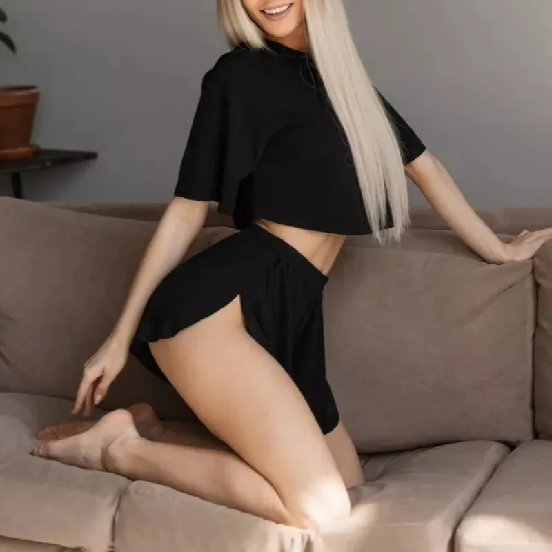 

Повседневная женская пижама с круглым вырезом, подходит для ношения на улице, шорты с короткими рукавами, комплект из двух предметов.