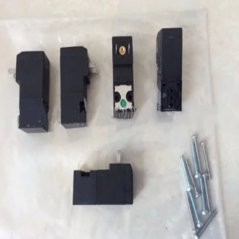 

Совершенно новый ремонтный комплект с заводским заполнением 2945 196.770.00 2945 191.044.00