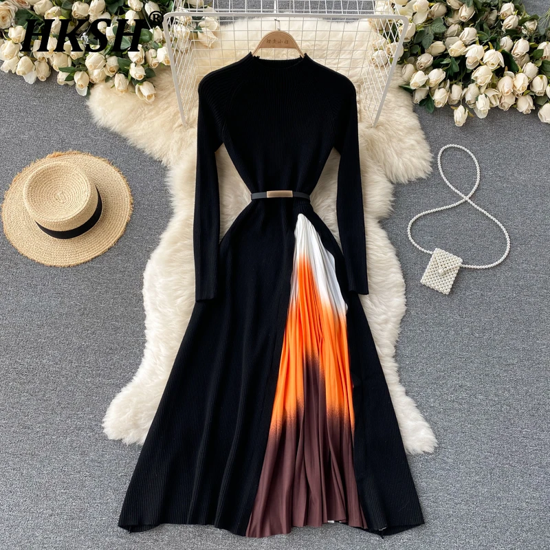 

HKSH French Elegant Knitting Stitching Gradient Color Contrast Pleated Slim Fit Waist Large Swing Dress Women Autumn New HK3414