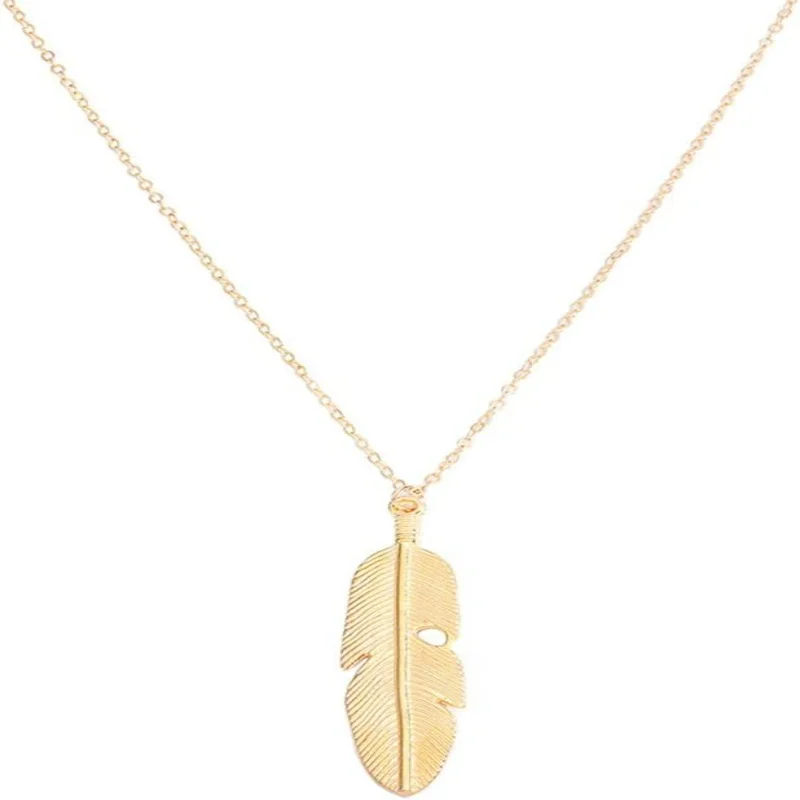 

Stunning and elegant, the Yalice Long Feather Pendant Necklace exudes timeless charm with its exquisite leaf detail. This chic f