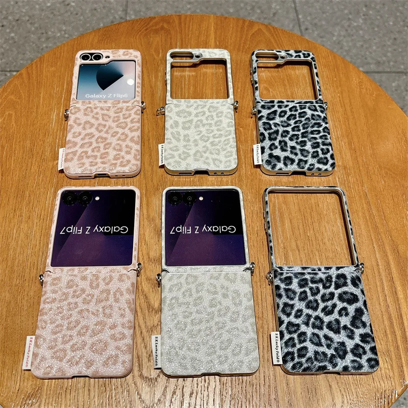 Luxury Leopard Print Phone Case For Samsung Galaxy Z Flip 5 6 7 FE Zflip6 Zflip7 Zflip5 With Wrist Strap Shockproof Hard Cover