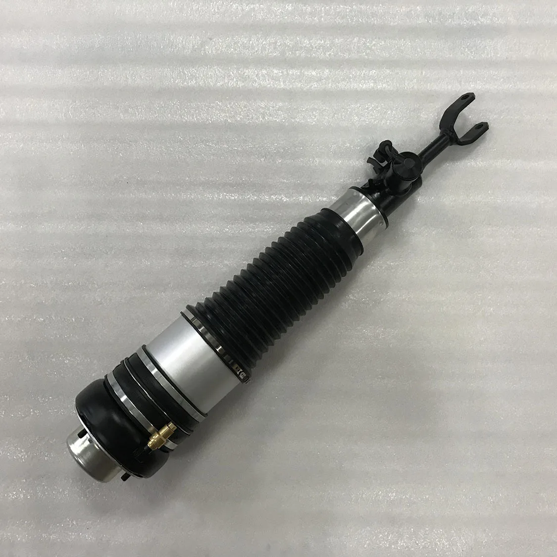 Automotive Car Auto Front Air Suspension Shock Absorber for Au di A6C6 F0616040R