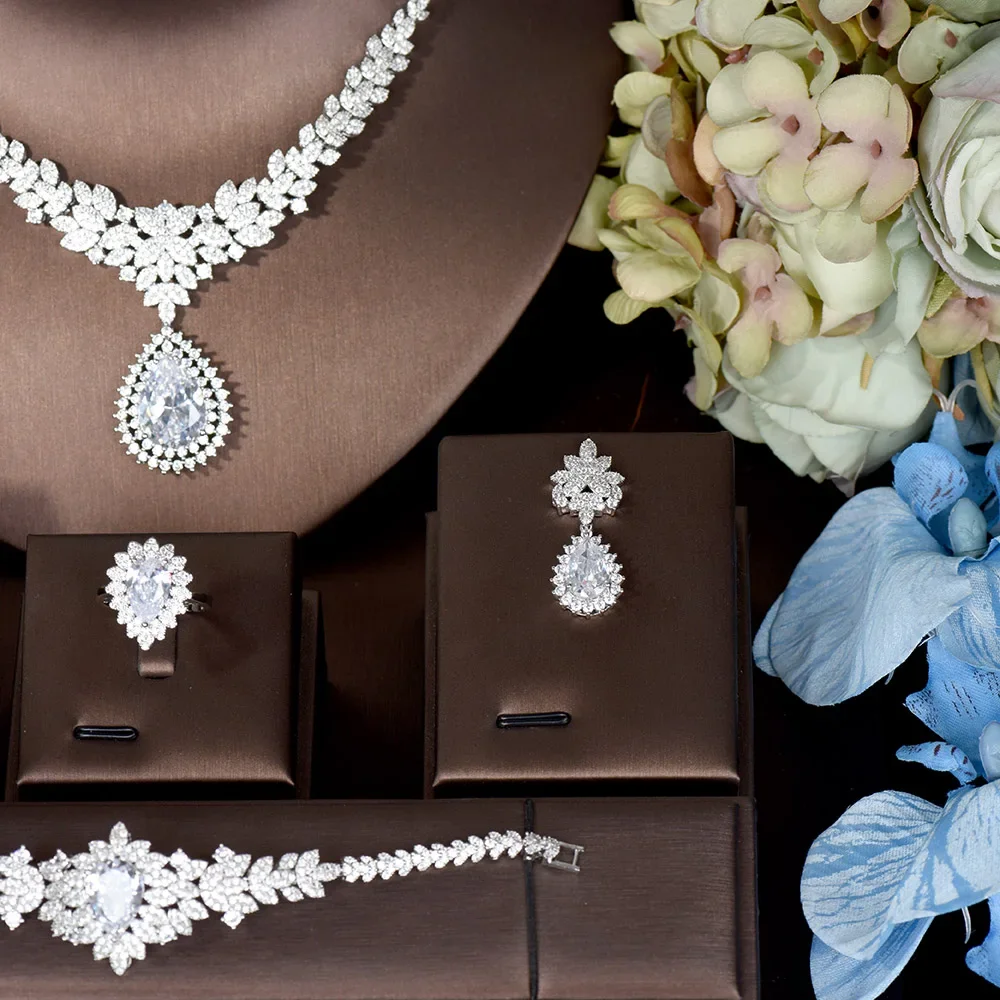 Abito vintage quotidiano Zirconia Accessori Gioielli Set Donne Collana Orecchini Bracciale Anello Banchetto Matrimonio Sposa Q-6