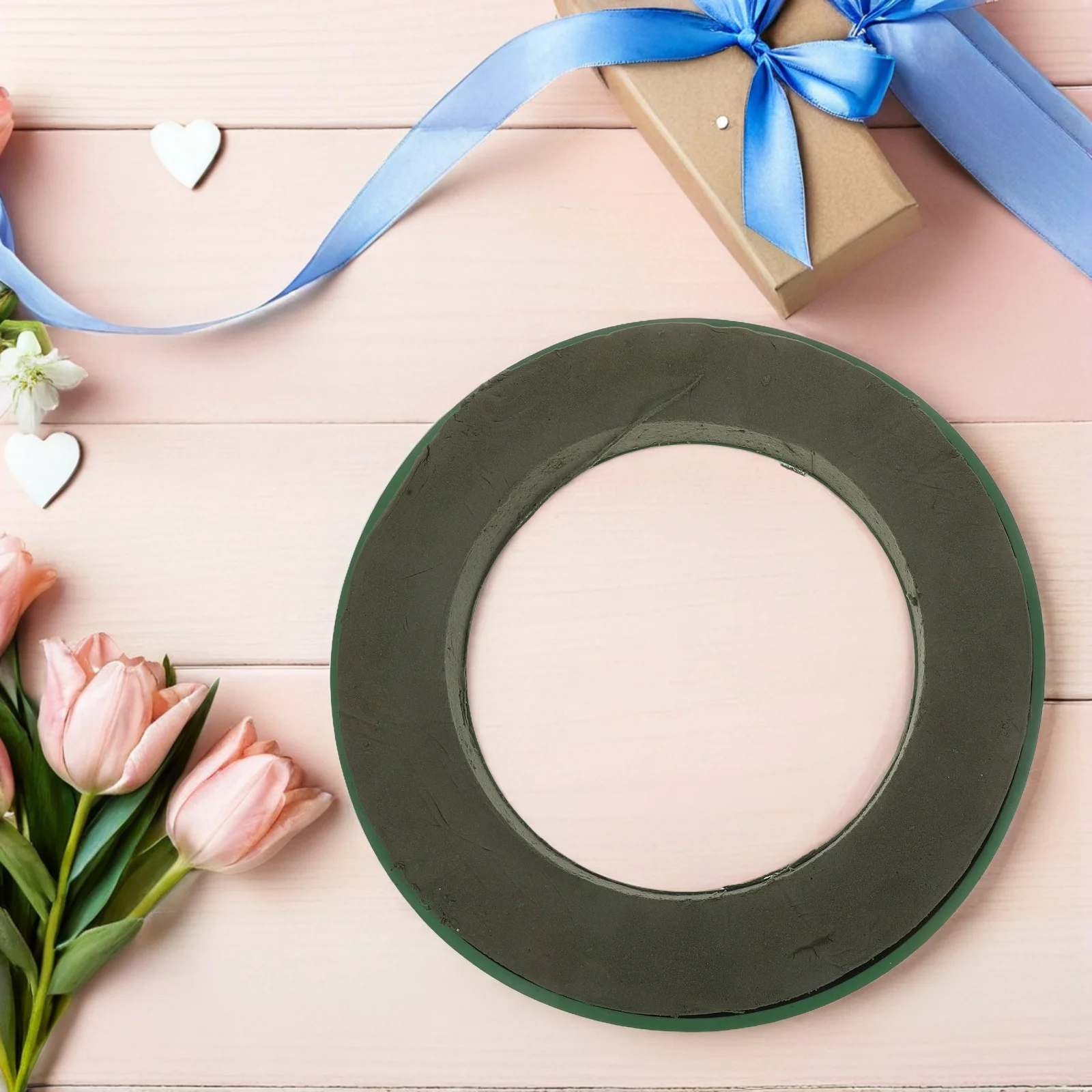 

Plastic Wreath Ring With Strong Suction Cup For Car Decoration Wedding Party Garland Holder Tool