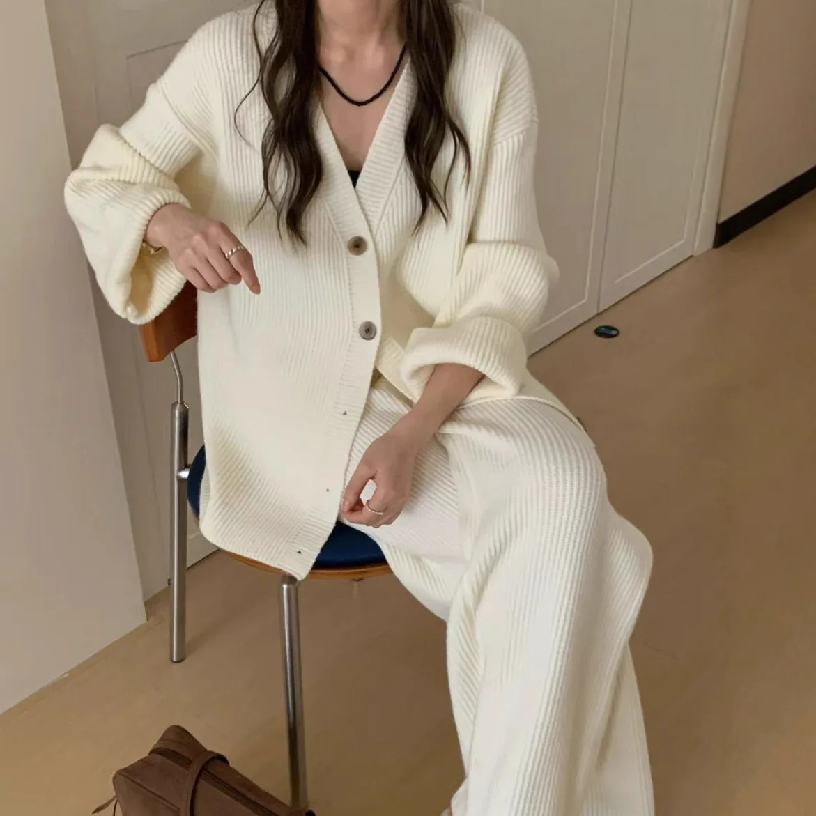 

Two Pieces Women Knitted Pant Sets Solid Matching Set V Neck Long Sleeves Coat Empire Waist Wide Leg Pants 2025 Autnmn Winter