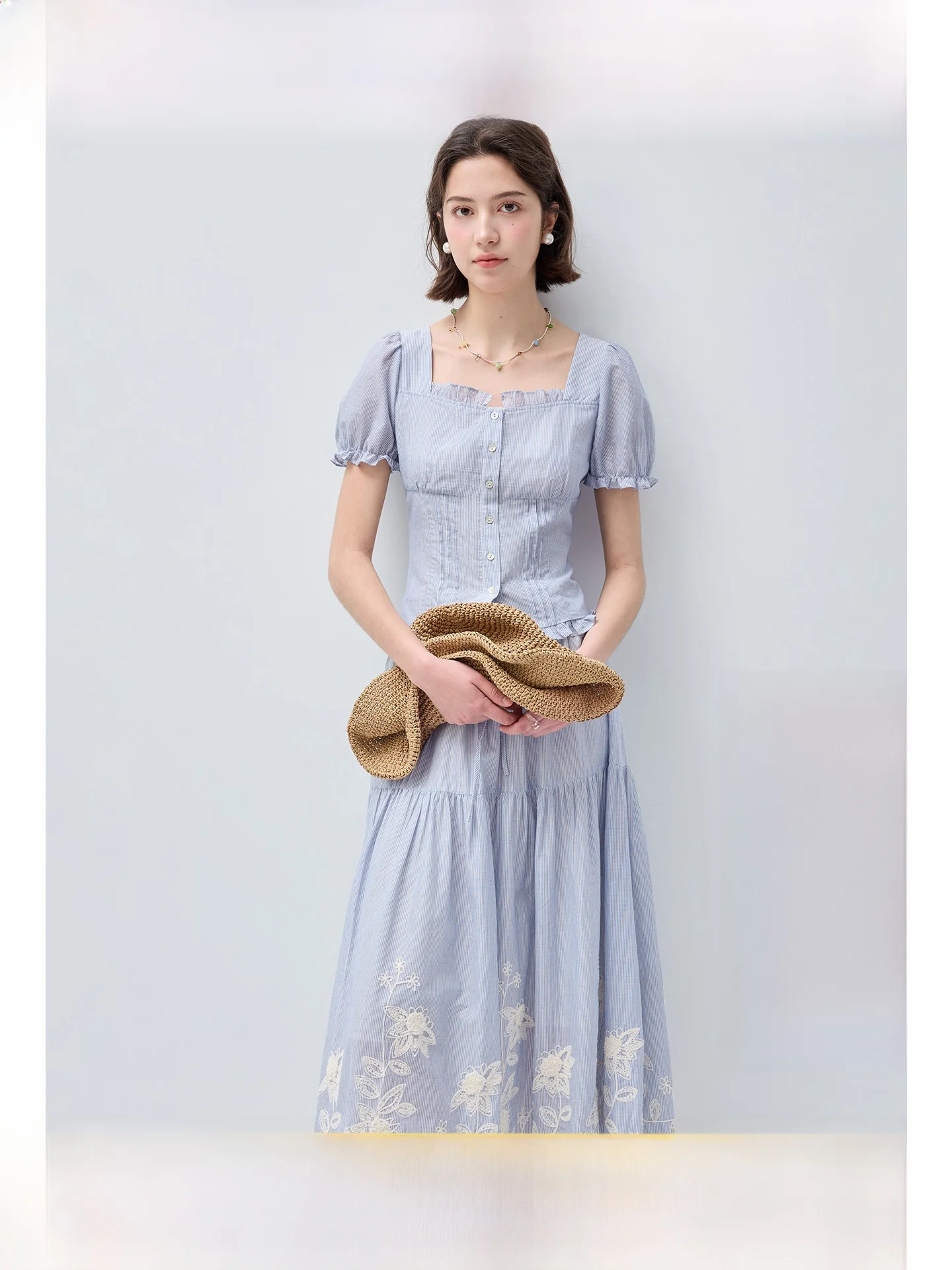 

Комплект одежды для женщин больших размеров Rui: платье с квадратным вырезом и короткими рукавами, с завышенной талией, и юбка с высокой талией, летний комплект больших размеров.