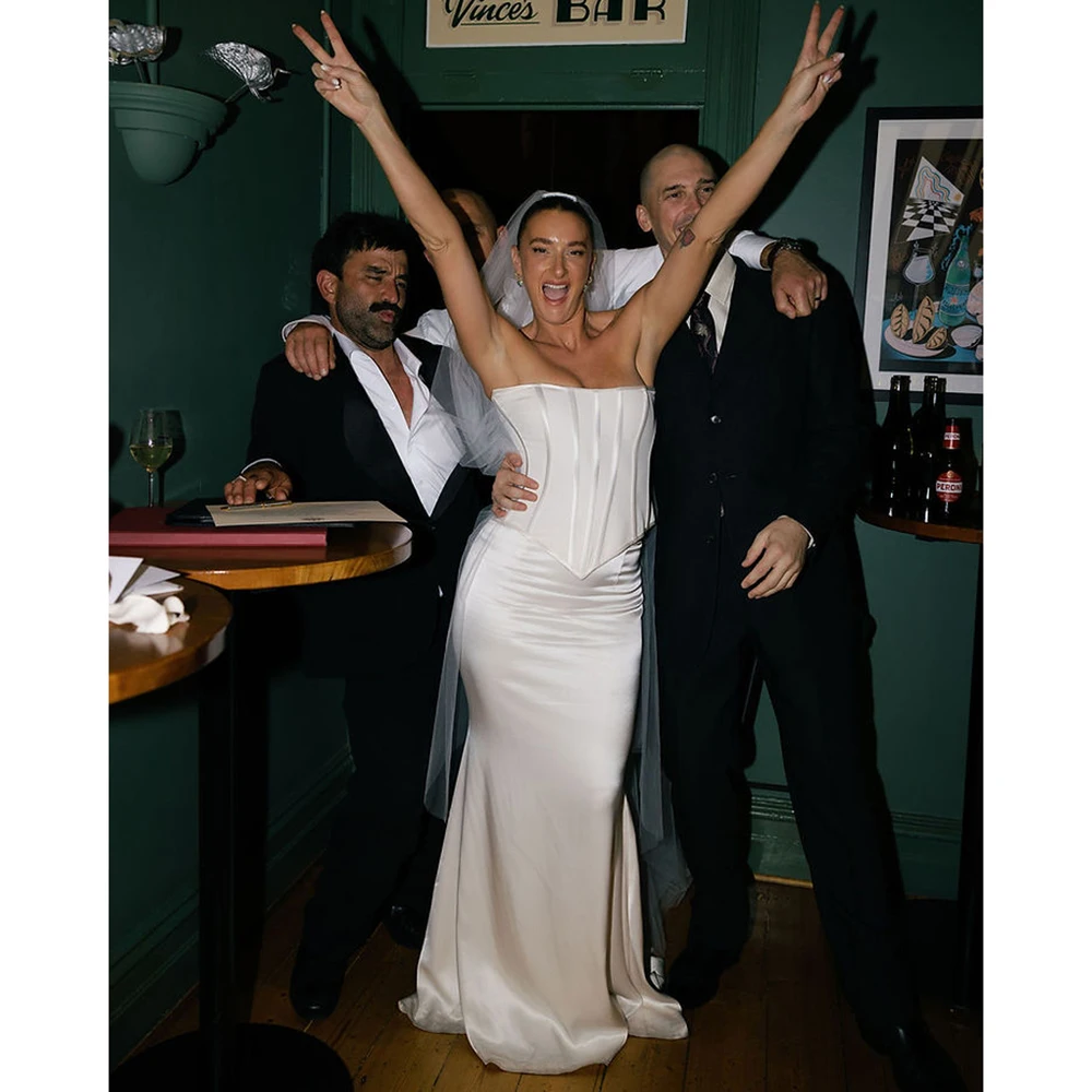 Simple Ivory Sexy Strapless Wedding Dress Customized Two Pieces Basque Waist Exposed Boning Sheath Satin Column Bridal Gown