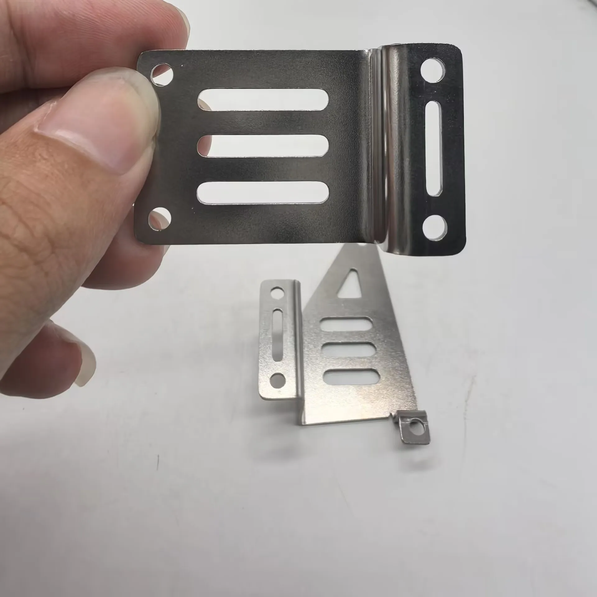 LKW-Teile für Tamiya-Anschlussadapter für Batteriekasten-Simulationsteilhalterung für MAN Benz Scania Volvo