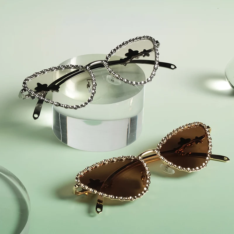 

Cat Eye Diamond Sunglasses Women Fashion Trend Sexy Sun Glasses Vintage Star Metal Frame Sunglasses Luxury UV400 Shades Eyewear