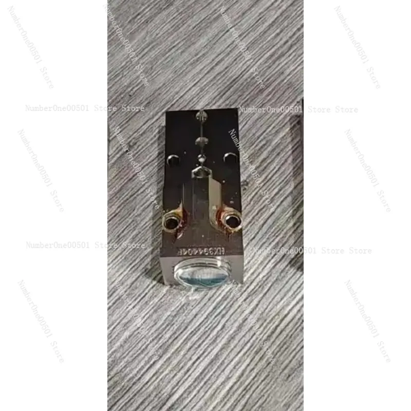 

Focusing Lens with Fiber Slots for Easy Fixation 80% new