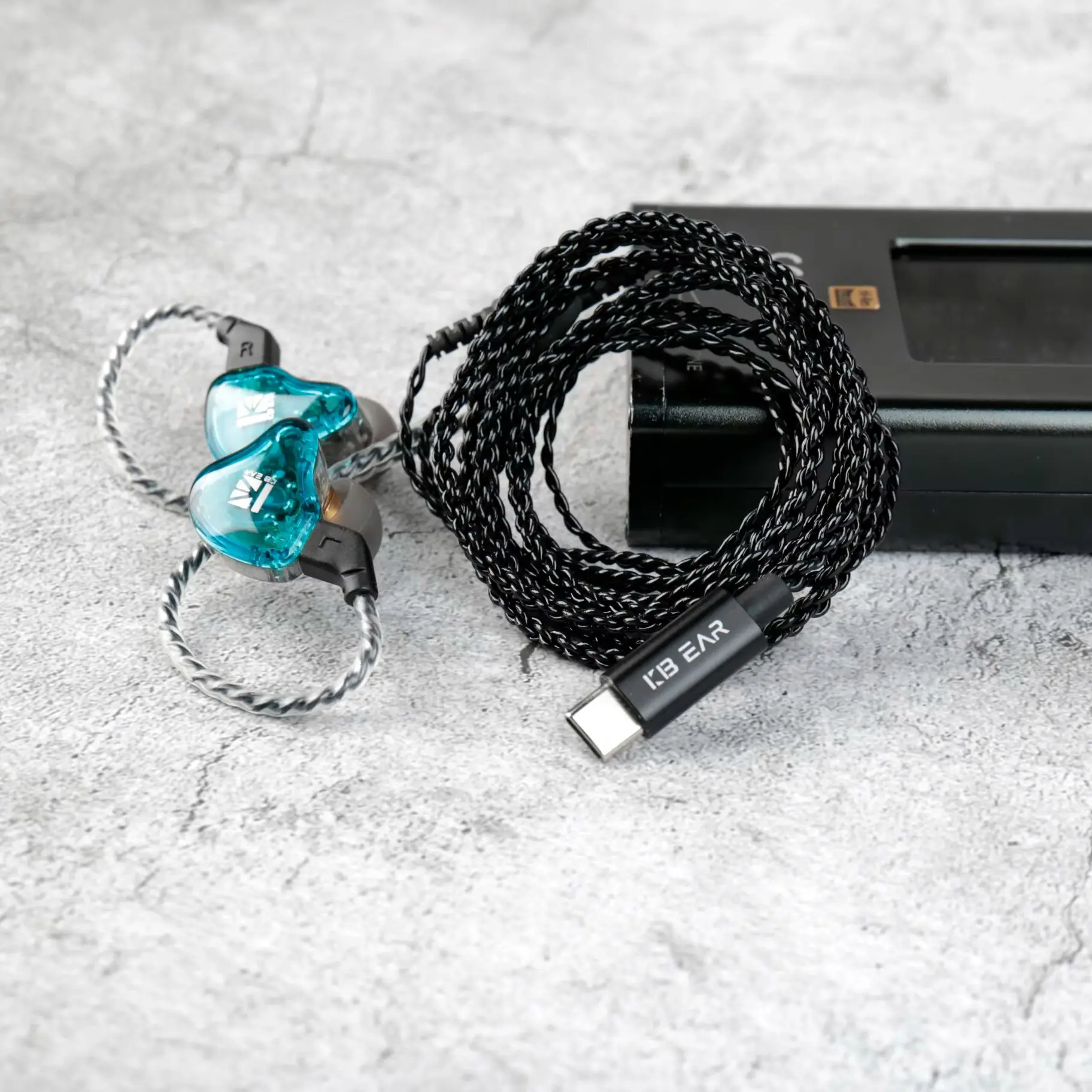 KBEAR CX01 Type-C OFC HiFi Upgrade Cable Durable 4 Strands 24 Cores 1.5M Classic Black IEM Earphone Wire Microphone Optional