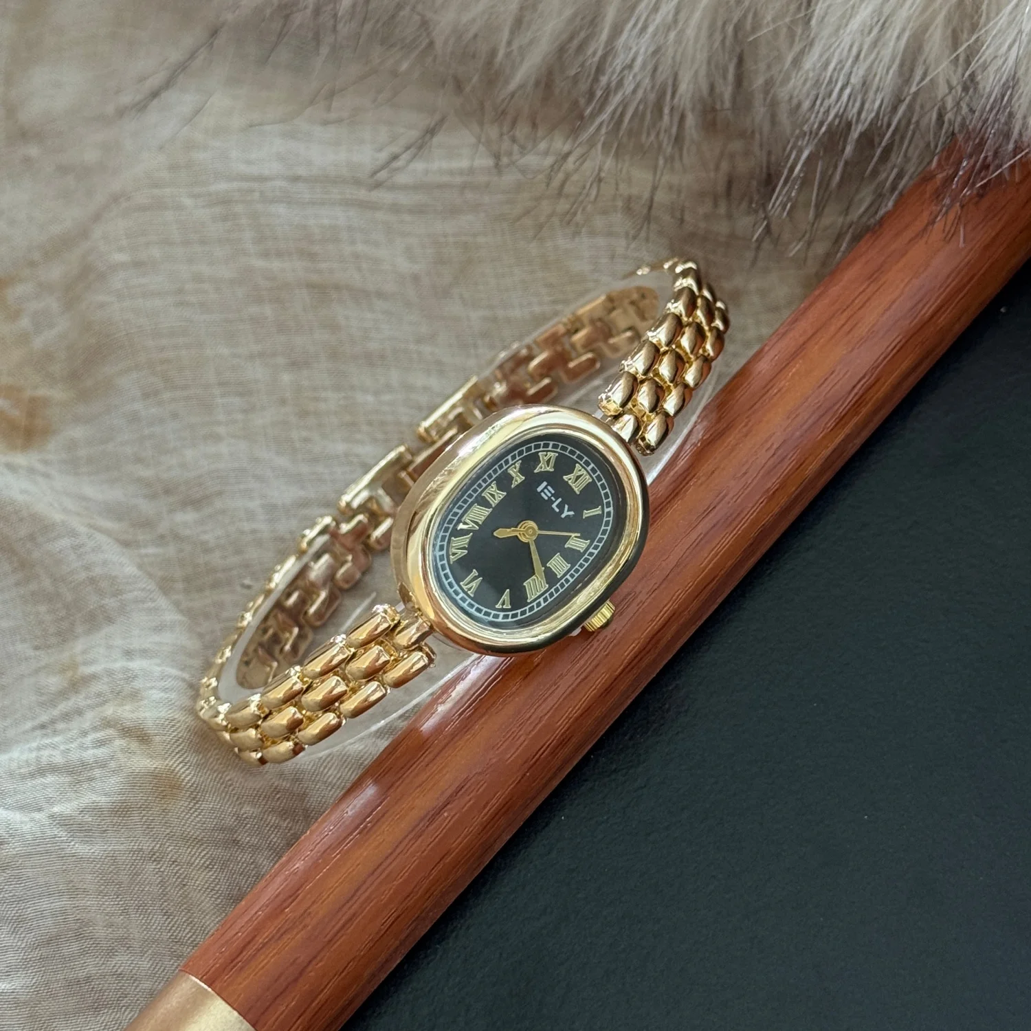 Women Watches Top Brand Luxury Wristwatches Ladies Fashion Gold  Bracelet Watch Female Elegant Clock Women montre femme
