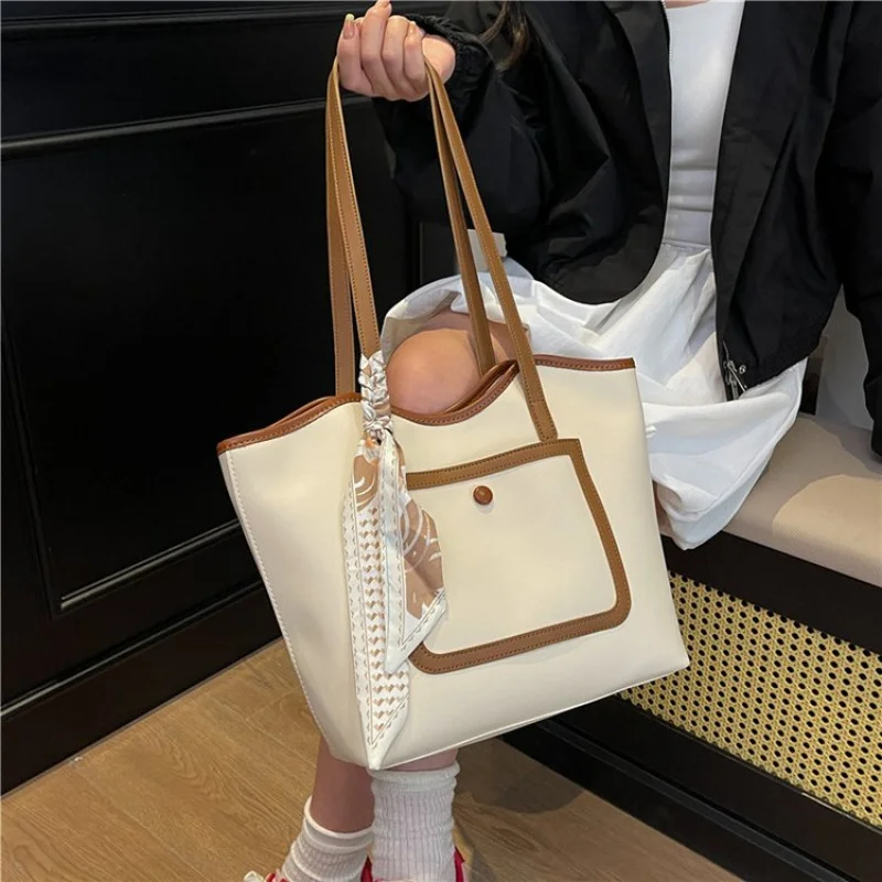 Praktyczny plecak-torba dla kobiet, inspirowany projektantami, skórzana torba wielofunkcyjna do dojazdów do pracy i na wycieczki dziennych.