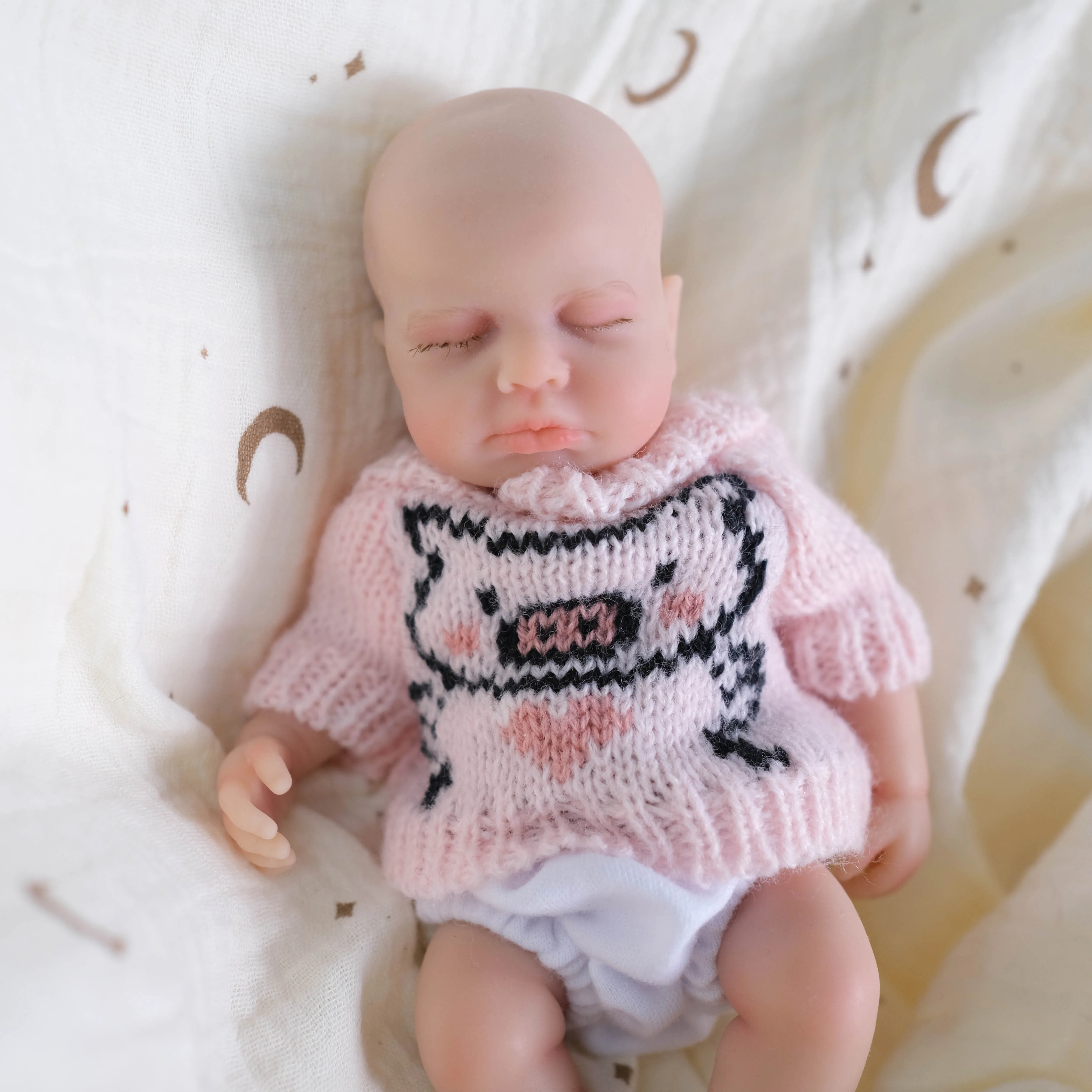 

NPK 8''High Quantity Solid Super Soft Elastic Loulou Sleeping Mini Girl with Hand Painting Collectible Lifelike Art Doll Gift