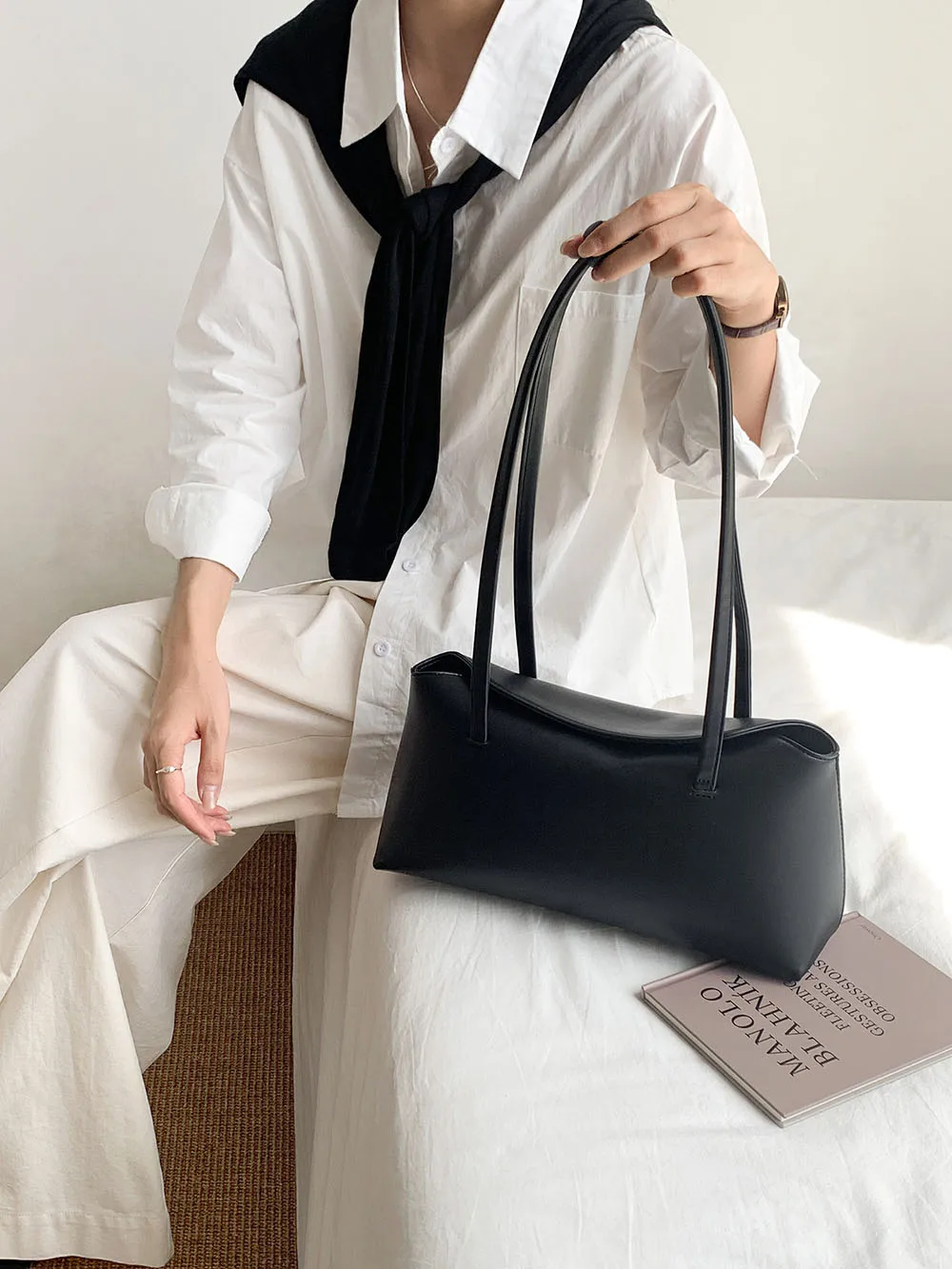 

Новая горячая распродажа: квадратная сумка из искусственной кожи, однотонная, с клапаном, женская сумка через плечо, модная минималистичная универсальная сумка для повседневного использования.