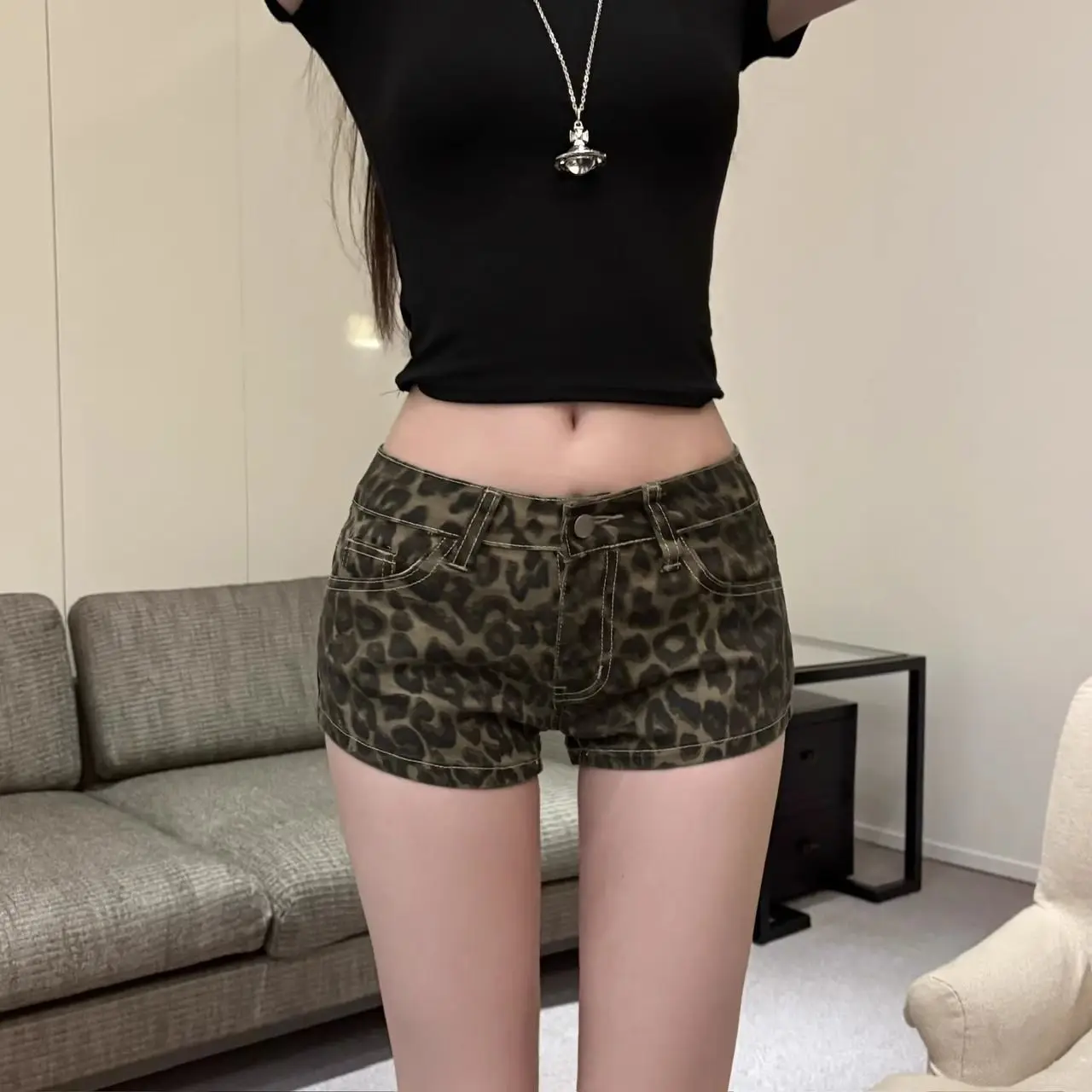 American Retro Low-rise Design Leopard Print Denim Shorts Women Summer