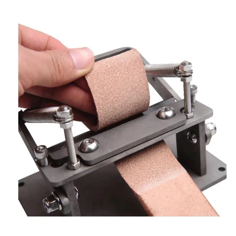 

Машина для раскроя и обрезки кожи (кожерезка, кожерезный станок)