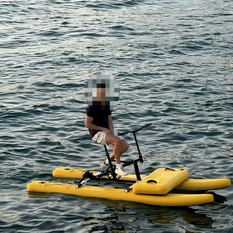 Water bicycle amusement boat unpowered pedal interactive amusement facilities and equipment