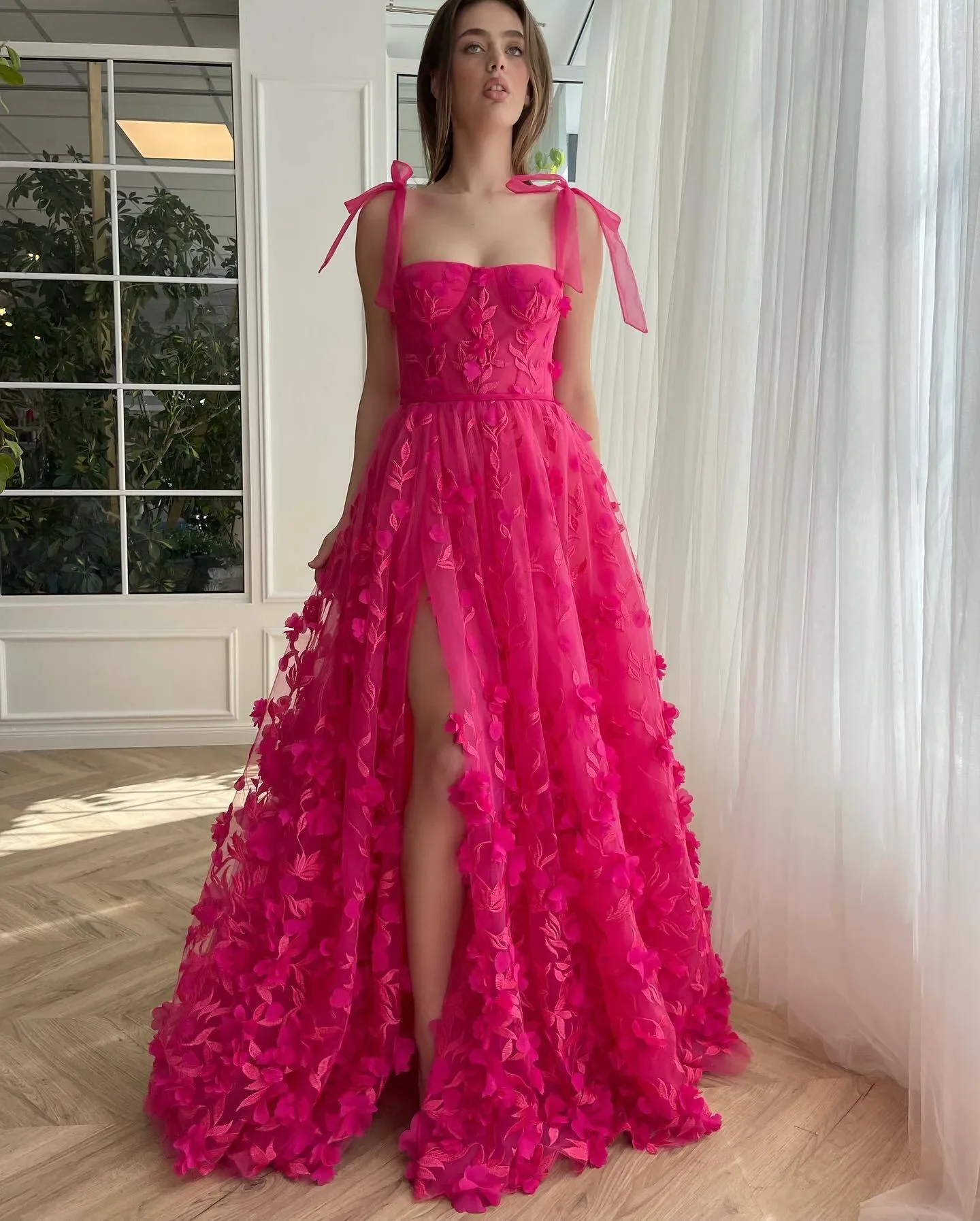 Sexy rosarote Ballkleider Spaghetti Blumen applikationen Abendkleider Schlitz halb formale rote Teppich lange besondere Anlässe Kleid