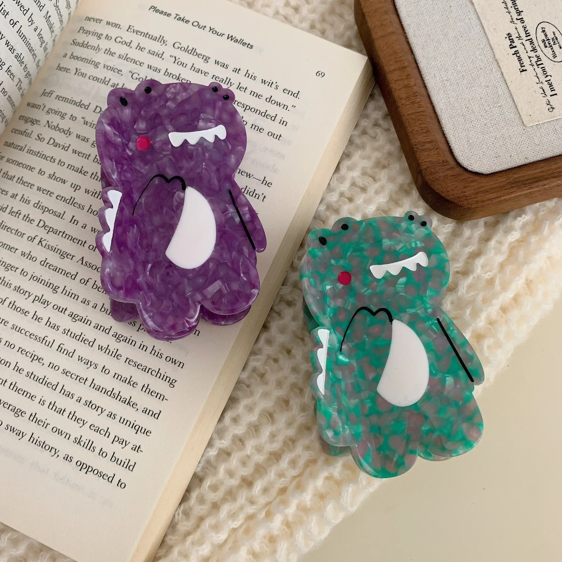 

BYL New Cartoon Animal Series Little Crocodile Hair Clips Acetate Hair Claw Cute Fashion Crab Clip Women's Hair Accessories