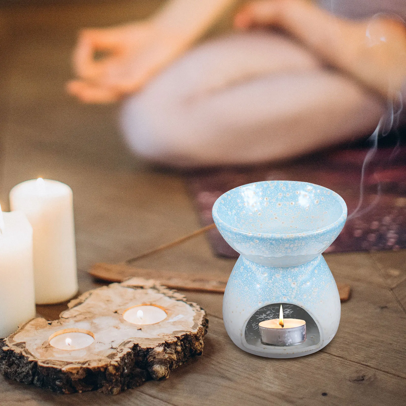 

Oil Burner Hollowed Pattern Ceramic Material Retro Aroma Furnace Essential Oil Stove Desktop Warmer Wax Melt Warmer