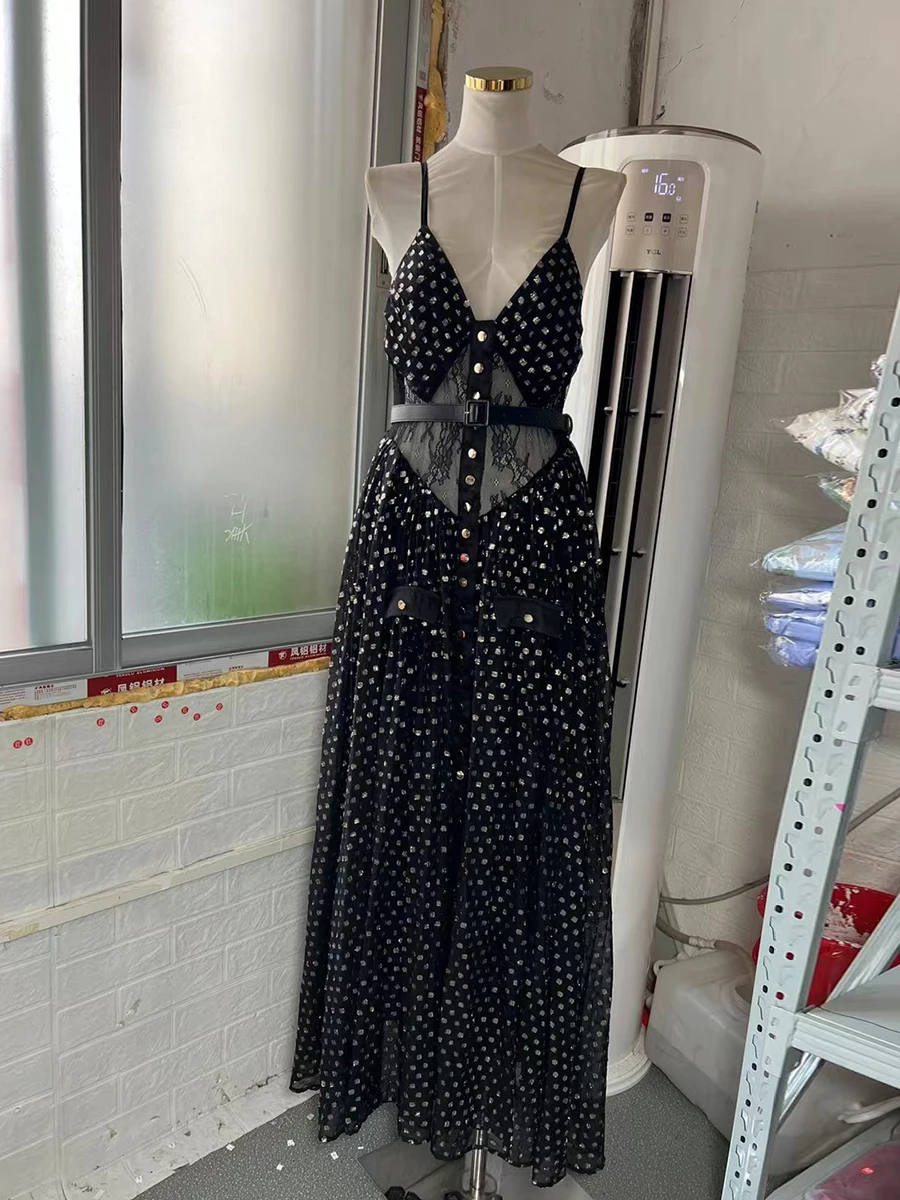 TWOTWINSTYLE Nero Impiombato Dot Dress Femminile Scollo A V Senza Maniche Sexy Dimagrante Abiti da Donna Moda Estate Stile Nuovo