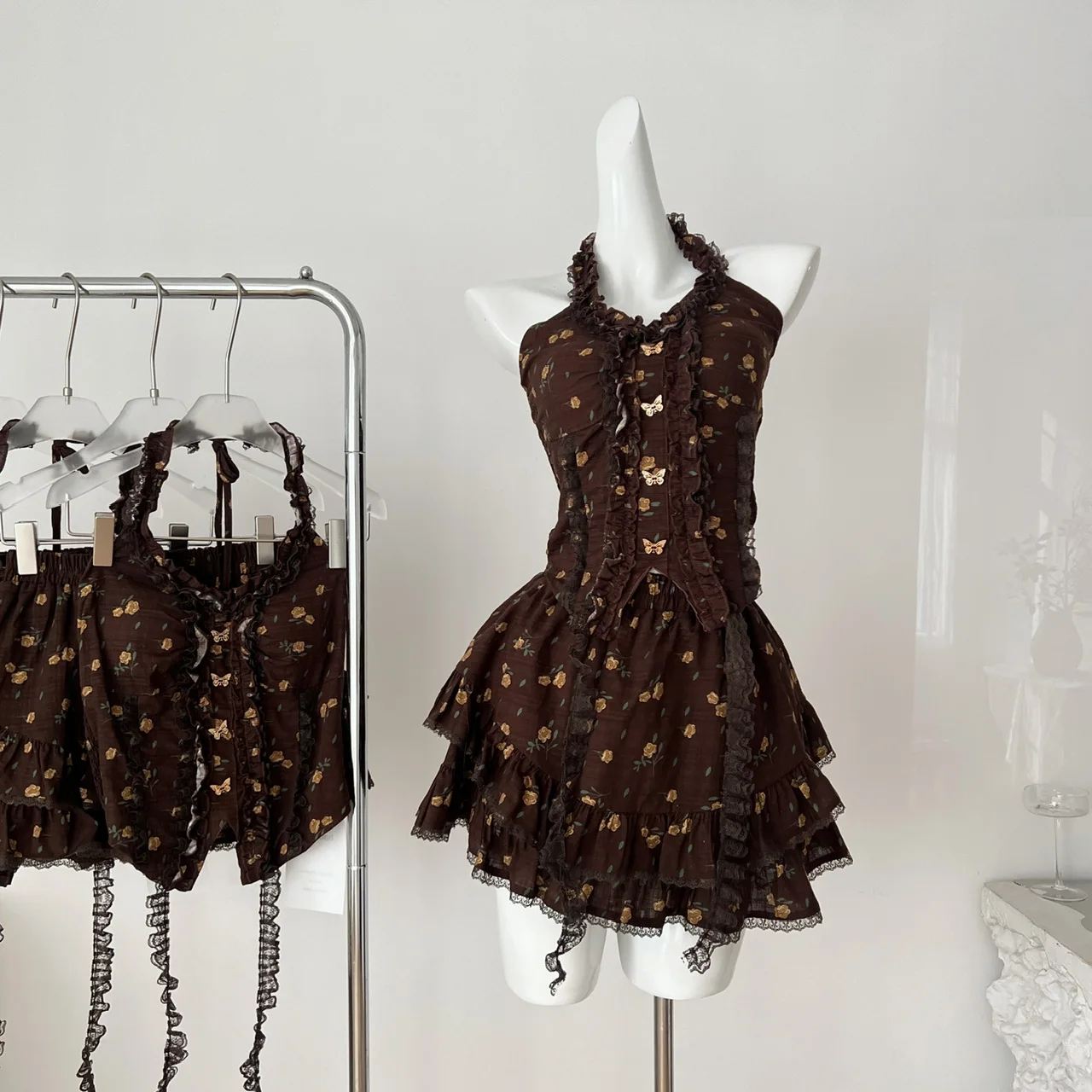 

Summer Women Y2k Aesthetic Cute Core Shoujo Vacation Floral Pattern Coquette Gyaru Outfits 2 Piece Set Halter Top+ Mini Skirts