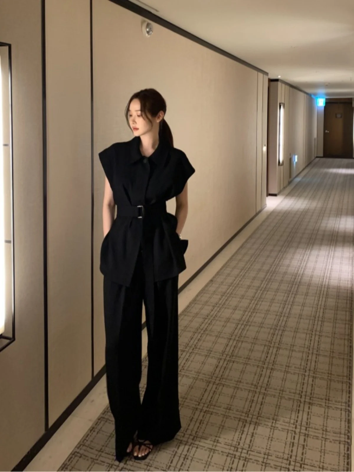 

Весенняя мода, женские широкие брюки с воротником-стойкой и поясом, комплект из двух предметов, ort Sve на пуговицах