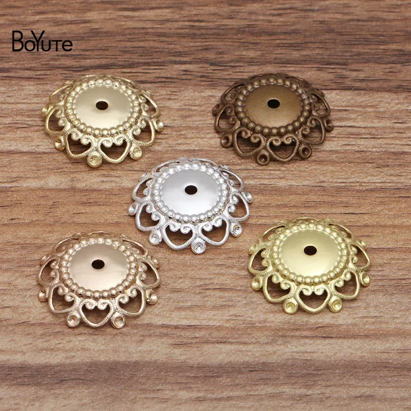 BoYuTe-Tapas de cuentas de flores, dijes de filigrana de latón, materiales Vintage, accesorios para hacer joyas, 24MM, 50 unidades por lote, venta