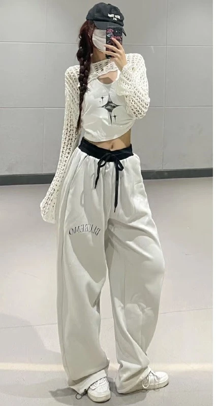 

Color-blocking Sports Pants for Women, New Loose Wide-leg Casual Sweatpants for Autumn and Winter 2025.