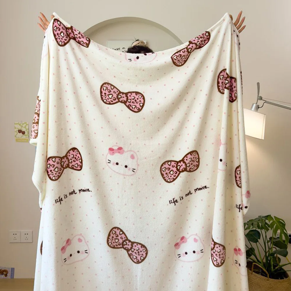 

1 шт. Одеяло Sanrio для офиса, небольшое одеяло, с мультяшным рисунком, теплое плюшевое одеяло для общежития, всесезонное, для помещений с кондиционером.