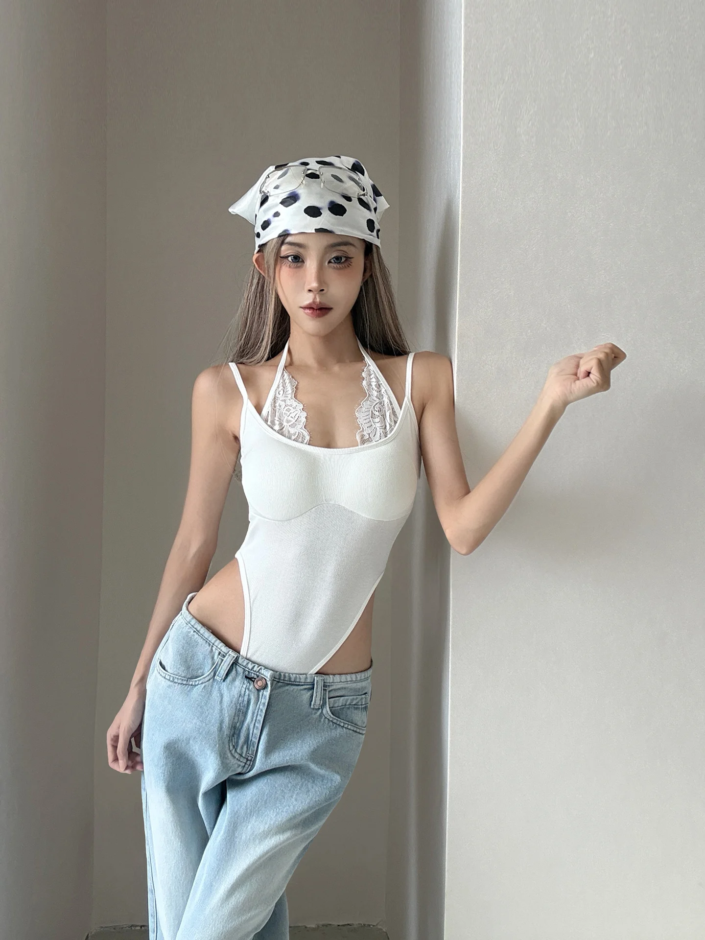 Lace Splice Women's Crop Top Vest Removable Chest Pad V-Neck Strap Design One-Piece Short Length  Color Fashionable