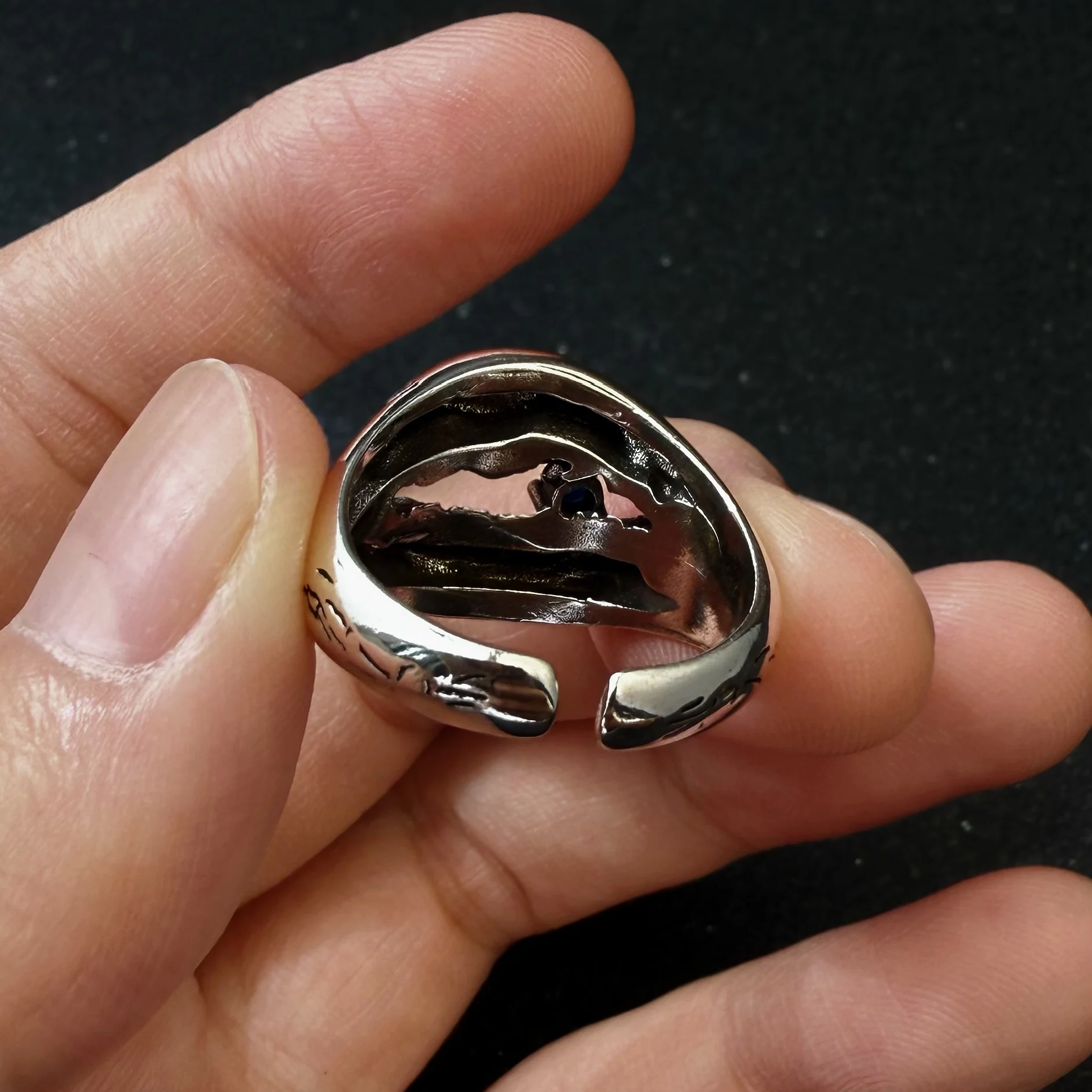 Retro Blauer Edelstein Verstellbarer Offener Ring für Männer Punk Gothic Edgy Hiphop Messingschmuck Vintage Biker-Accessoires Männergeschenk – Detail 8