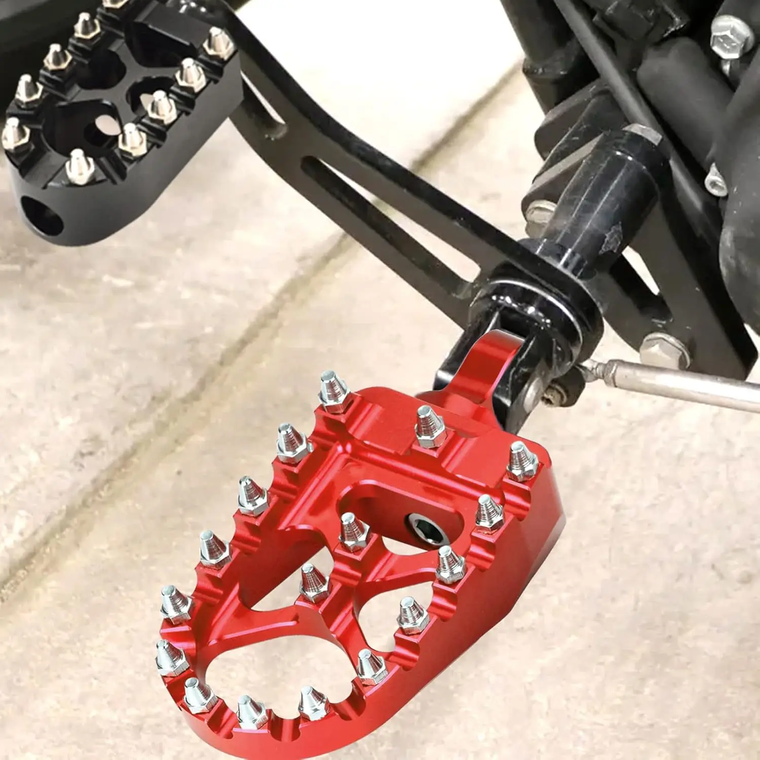 Motorcycle CNC Wide Fat Footpegs 360° Roating Foot Pegs For Harley Dyna Fat Bob Softail Sportster Street Bob Motocross Accessory 3