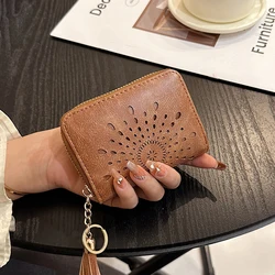 Bolso de tarjeta decorativo con flecos para mujer, Cartera de diseño hueco de PU, novedad de 2023