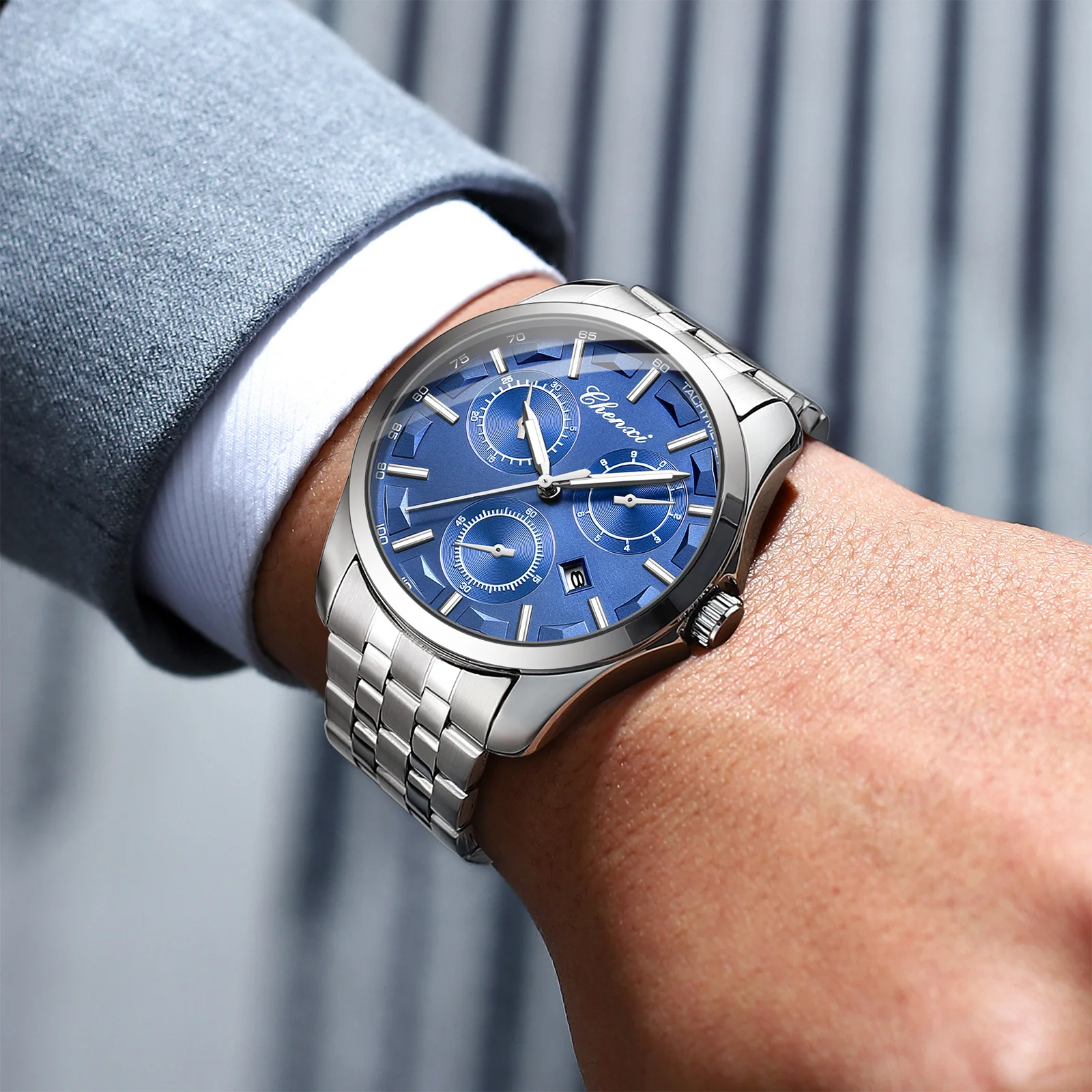 Men's Watch Fashion Business Men's Watch Three Eyes Six Needles Alloy Luminous Calendar Men's Watch
