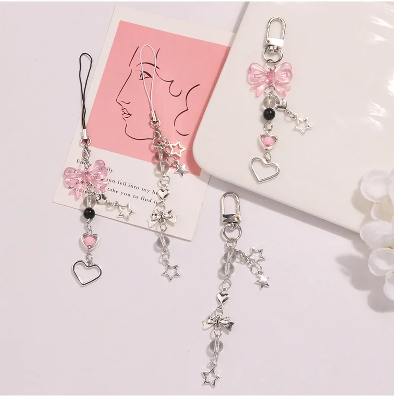 2 stuks schattige sleutelhangers Y2K esthetische sleutelhanger bedels ster hart vlinder aardbei beer sleutelhanger accessoires voor vrouwen kralen tas charme en hanger portemonnee festival geschenken