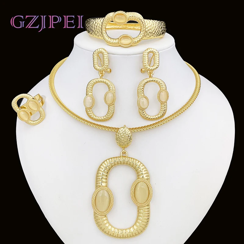 Dubai 18K Gold Plated Jewelry Sets For Women Square Pendant Necklaces Large Earings Bracelet And Ring 4PCS Set Jewelry