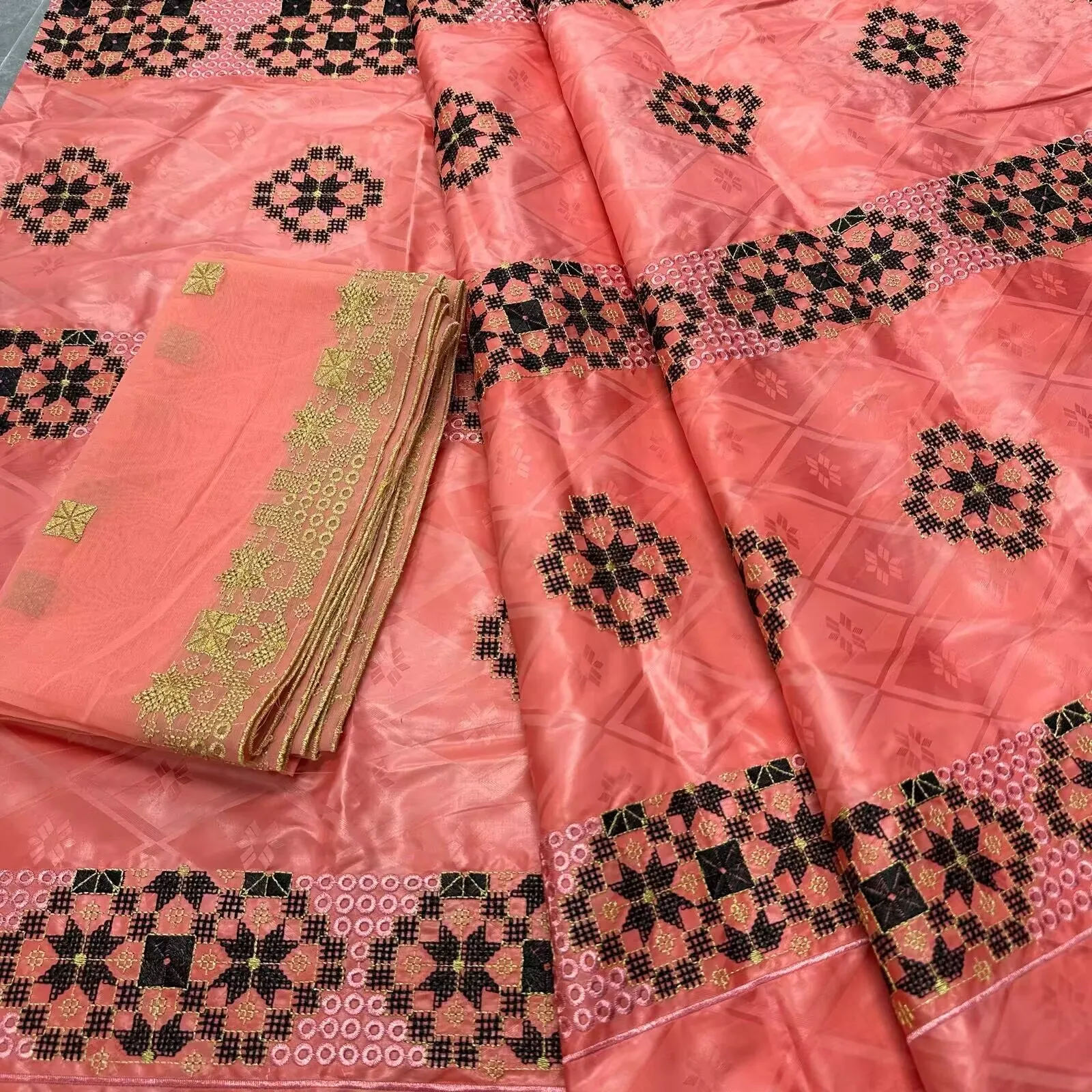 

2025 New Design Bazin Riche African Fabric Bazin Brode Nigeria Bazin Riche Lace Fabrc High Quality Basin Riche 5+2 Yards