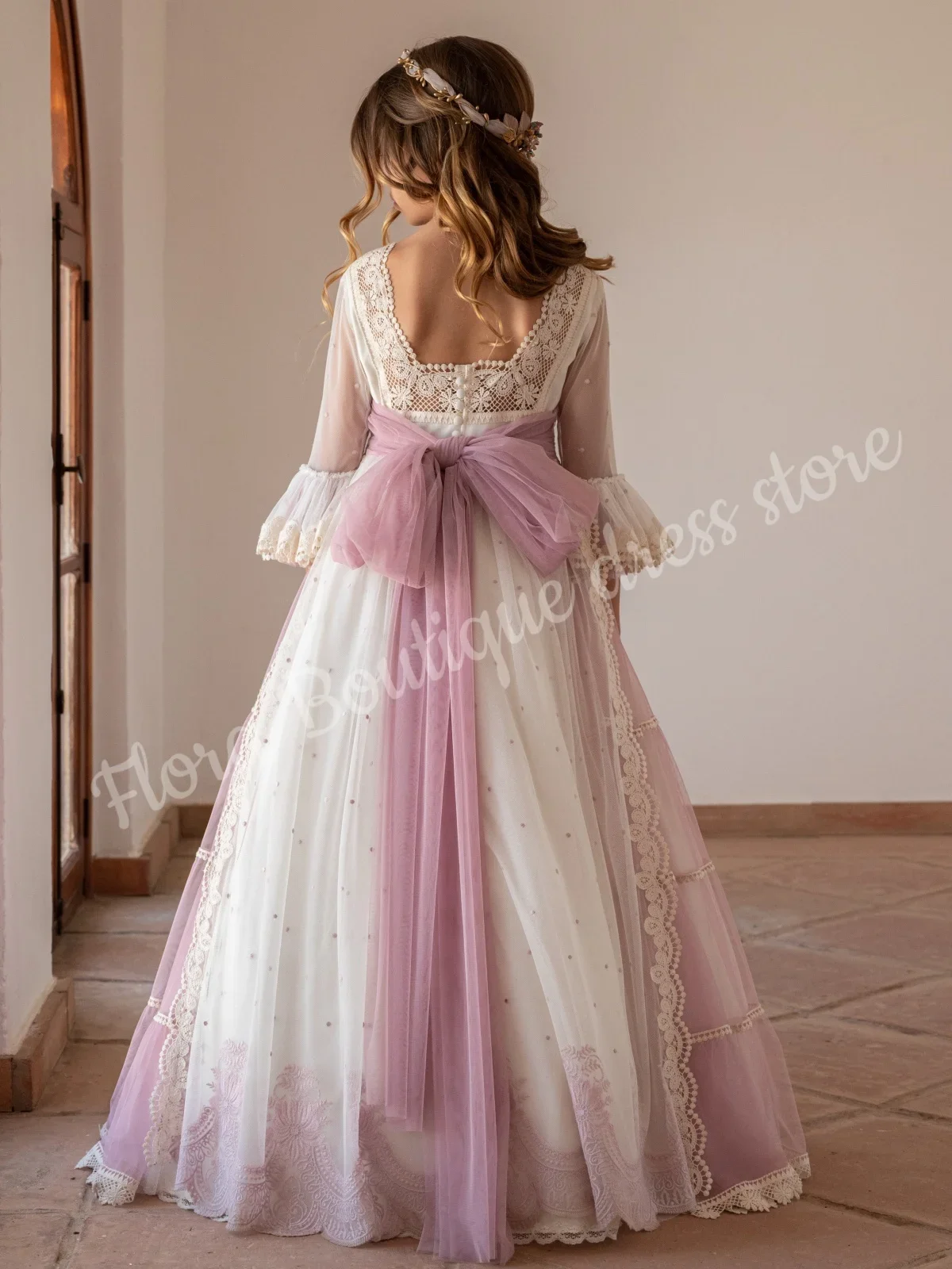 تنورة شيفون بيضاء على شكل حرف a مزينة بأكمام طويلة فستان فتاة الزهور لحفلات الزفاف وأعياد الميلاد الرسمية وحفلات التواصل الأول