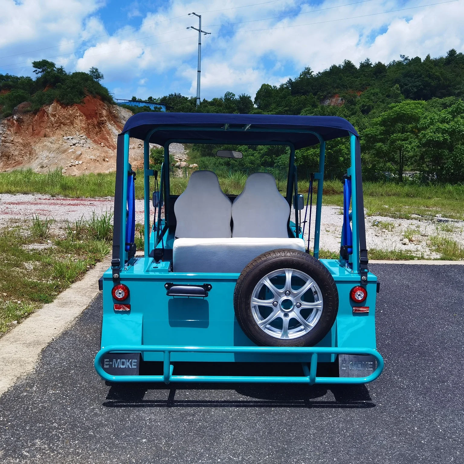 Customized Color Chinese Product Vintage Classic Moke Car Travel Electric Sightseeing Car E Moke Jeep