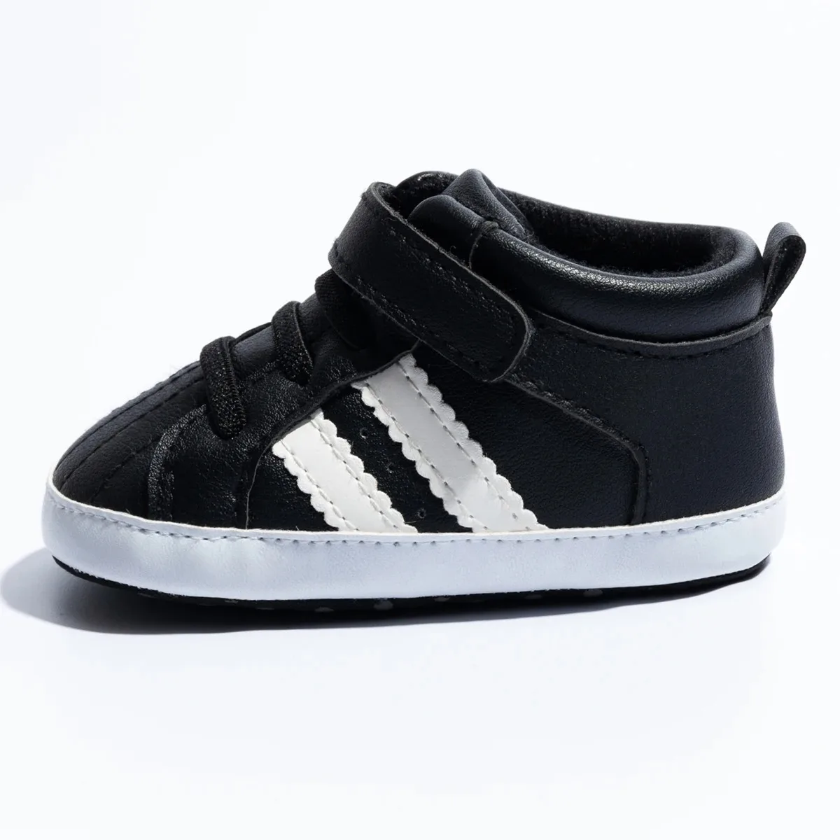 Sapatos esportivos clássicos para bebê menino e menina, sola macia, couro PU, antiderrapante, First Walker Crib, tênis casuais