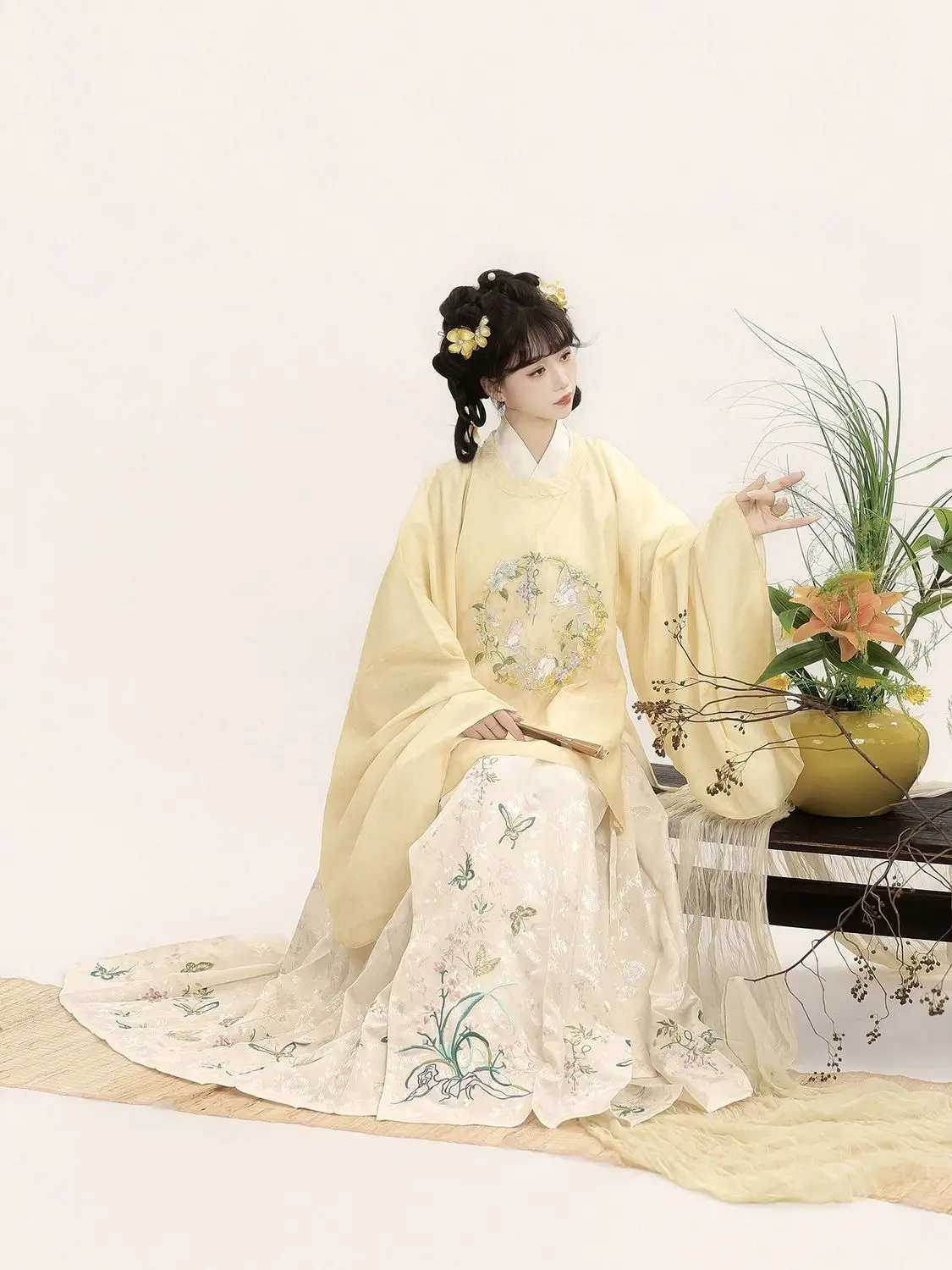 Traje tradicional chino de la dinastía Ming, estilo Hanfu Mamianqun, con cuello redondo, falda con diseño de rostro de caballo, color lila y azul celeste, elegante y delicado, para mujer.