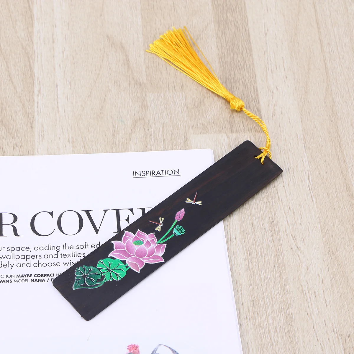 

Wooden Handmade Bookmark Creative Chinese-style Lotus with Dragonfly Painted Bookmark with Tassel for Friends and Family Gift (E